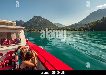 Croisière sur le lac d'Annecy (Alpes françaises) Banque D'Images