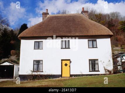 Chalet pour locataires, chaque division en 2 rafle, chaume, catégorie II, village planifié par capacité marron pour lord, milton abbas dorset uk Banque D'Images