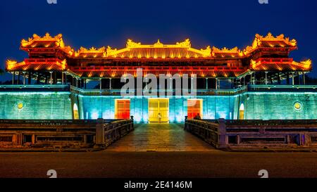 Ngọ porte mon à l'enceinte impériale, Hue, Vietnam Banque D'Images