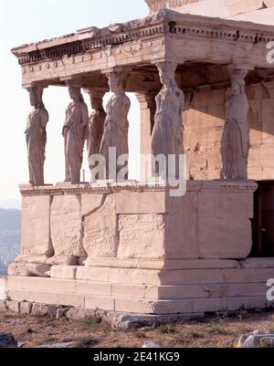 Erechteion mit Korenhalle, Karyatiden Banque D'Images