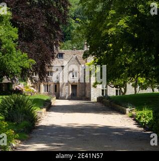 Horton court sur le chemin Cotswold une longue distance de marche Par les Cotswold Hills à Gloucestershire Royaume-Uni Banque D'Images