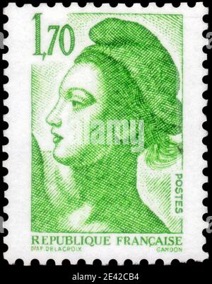 Saint-Pétersbourg, Russie - 27 septembre 2020 : timbre imprimé en France avec l'image de la liberté, vers 1984 Banque D'Images