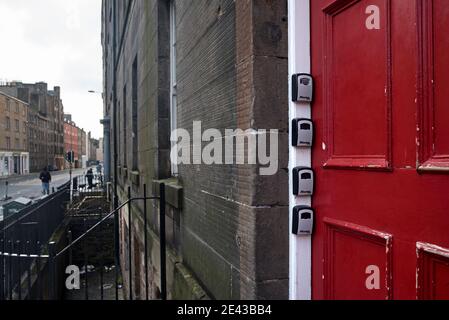 Quatre coffres-forts clés pour Airbnb ou des locations à court terme à proximité d'un règlement à Buccleuch Street, Édimbourg, Écosse, Royaume-Uni. Banque D'Images