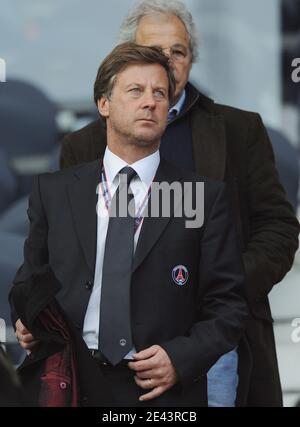 Sébastien Bazin Président du PSG lors du match de football de la première Ligue française, Paris Saint-Germain contre Nice au Parc des Princes à Paris, France, le 5 avril 2009. PSG a gagné 2-1. Photo de Steeve McMay/ABACAPRESS.COM Banque D'Images