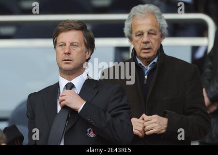 Sébastien Bazin Président du PSG lors du match de football de la première Ligue française, Paris Saint-Germain contre Nice au Parc des Princes à Paris, France, le 5 avril 2009. PSG a gagné 2-1. Photo de Steeve McMay/ABACAPRESS.COM Banque D'Images