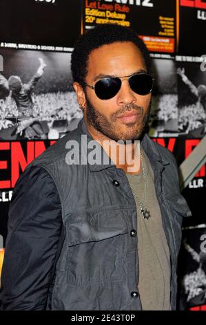 LE chanteur AMÉRICAIN Lenny Kravitz fait la promotion de sa prochaine tournée européenne et du lancement du "Let Love Rule 20e anniversaire" au studio TSF d'Aubervilliers (Nord de Paris), France, le 6 avril 2009. Photo de Stephane Reix/ABACAPRESS.COM Banque D'Images