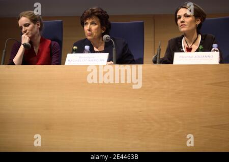 La sous-ministre française de la planification prospective, de l'évaluation des politiques publiques et du développement de l'économie numérique Nathalie Kosciusko Morizet, ministre de la Santé, de la Jeunesse et des Sports Roselyne Bachelot et secrétaire d'État à l'Environnement Chantal Jouanno donnent une conférence de presse à Paris, France, le 22 avril 2009. Photo de Thibault Camus/ABACAPRESS.COM Banque D'Images