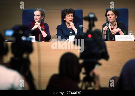 La sous-ministre française de la planification prospective, de l'évaluation des politiques publiques et du développement de l'économie numérique Nathalie Kosciusko Morizet, ministre de la Santé, de la Jeunesse et des Sports Roselyne Bachelot et secrétaire d'État à l'Environnement Chantal Jouanno donnent une conférence de presse à Paris, France, le 22 avril 2009. Photo de Thibault Camus/ABACAPRESS.COM Banque D'Images