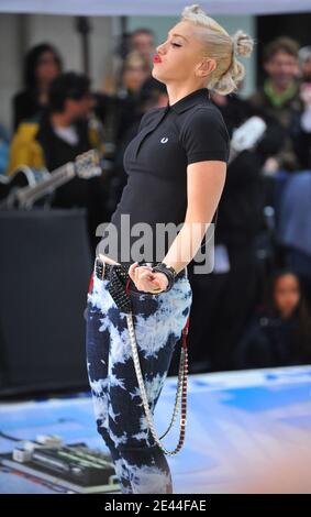 Le chanteur Gwen Stefani of No Doubt se produit sur la série de concerts « Today » de NBC au Rockefeller Plaza à New York City, NY, États-Unis, le 1er mai 2009. Photo de Gregorio Binuya/ABACAPRESS.COM Banque D'Images