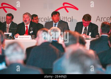 Le président du conseil et chef de la direction le plus grand aciériste au monde ArcelorMittal, Lakshmi Mittal, assiste à l'assemblée générale annuelle d'ArcelorMittal au siège d'Arcelor Mittal à Luxembourg, le 12 mai 2009. Photo de Mathieu Cugnot/ABACAPRESS.COM Banque D'Images