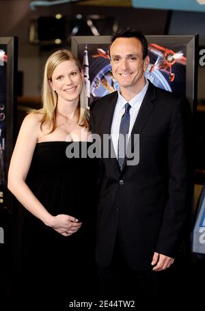 Actror Hank Azaria et sa femme enceinte Katie Wright assistent à la première du film 'Night at the Museum 2' au musée Smithsonian 'Air and Space' à Washington, DC, Etats-Unis le 14 mai 2009. Photo par Olivier Douliery/ABACAPRESS.COM Banque D'Images