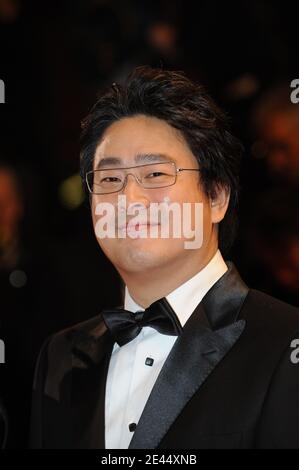 Le réalisateur sud-coréen Chan-Wook Park arrive à la projection de 'soif' lors du 62e Festival de Cannes au Palais des Festivals de Cannes, France, le 15 mai 2009. Photo de Nebinger-Orban/ABACAPRESS.COM Banque D'Images