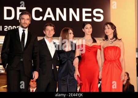 Acteurs Andrea Di Stefano et Adrien de Van, directeur Marina de Van, actrices Monica Bellucci, Sophie Marceau arrivant à la projection de 'ne te retourne pas' lors du 62e Festival de Cannes au Palais des Festivals à Cannes, France, le 16 mai 2009. Photo de Nebinger-Orban/ABACAPRESS.COM Banque D'Images