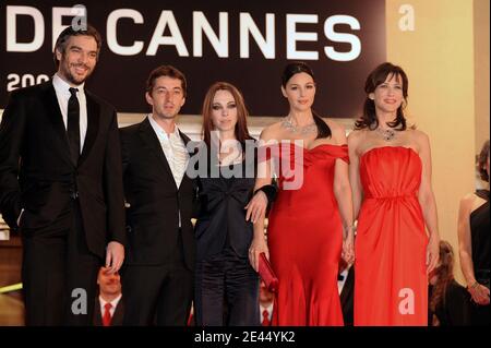 Acteurs Andrea Di Stefano et Adrien de Van, directeur Marina de Van, actrices Monica Bellucci, Sophie Marceau arrivant à la projection de 'ne te retourne pas' lors du 62e Festival de Cannes au Palais des Festivals à Cannes, France, le 16 mai 2009. Photo de Nebinger-Orban/ABACAPRESS.COM Banque D'Images