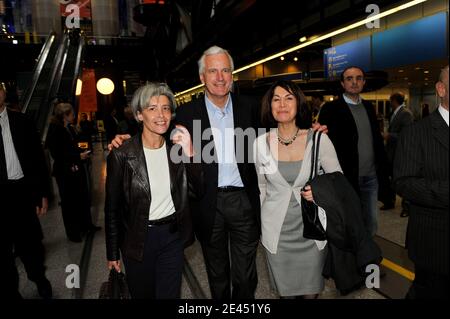 Claudie Haignere Présidente de la Cité des Sciences, Michel Barnier, Ministre français de l'Agriculture, chef du parti de droite de l'UMP au pouvoir pour les élections européennes en Ile-de-France (région de Paris) et l'épouse de Jean-Marie Cavada visitent la Cité des Sciences de la Villette lors de la nuit européenne des musées à Paris, France le 16 mai 2009. Photo de Mousse/ABACAPRESS.COM Banque D'Images