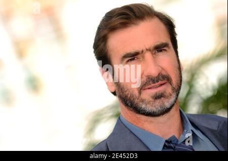 Eric Cantona participe au photocall « à la recherche d'Eric » qui s'est tenu au Palais des Festivals lors du 62e Festival international du film de Cannes à Cannes, en France, le 18 mai 2009. Photo de Nebinger-Orban/ABACAPRESS.COM Banque D'Images