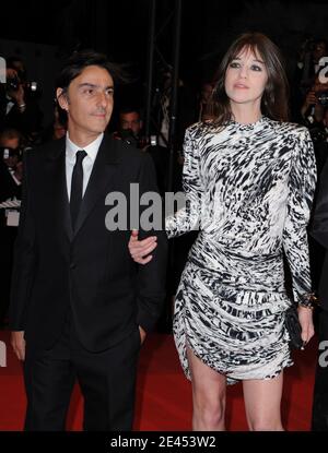 Yvan Attal et Charlotte Gainsbourg assistent à la projection de l'Antéchrist au 62e Festival de Cannes, France, le 18 mai 2009. Photo de Lionel Hahn/ABACAPRESS.COM Banque D'Images