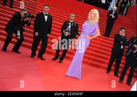 Victoria Silvstedt arrive pour la projection des 'Inglourious Basterdss' lors du 62e Festival de Cannes au Palais des Festivals de Cannes, France, le 20 mai 2009. Photo de Nebinger-Orban/ABACAPRESS.COM Banque D'Images