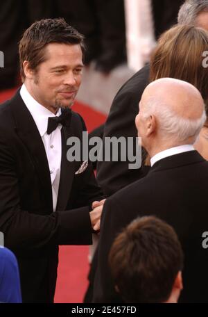 Brad Pitt arrive pour la projection de 'Inglourious Basterds' lors du 62e Festival de Cannes au Palais des Festivals de Cannes, France, le 20 mai 2009. Photo de Gorassini-Guignebourg/ABACAPRESS.COM Banque D'Images