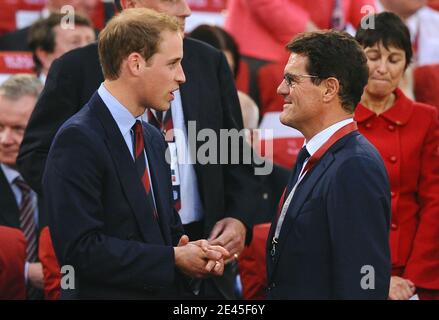 Président de l'Association de football Prince William et directeur de l'Angleterre Fabio Capello dans les tribunes avant le lancement du match de football final de la Ligue des champions de l'UEFA, FC Barcelone contre Manchester United au Stadio Olimpico à Rome, Italie, le 27 mai 2009. Barcelone a gagné 2-0. Photo de Steeve McMay/ABACAPRESS.COM Banque D'Images