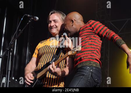 Emile Wandelmer et Mario Ramsamy d'Emile et d'image se présentant à la 62e édition 'des Foires en Champagne' à Troyes, France, le 29 mai 2009. Photo de Helder Januario/ABACAPRESS.COM Banque D'Images