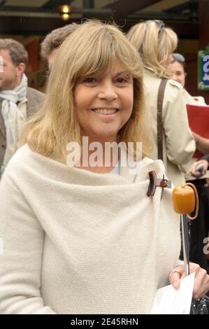 Chantal Goya arrive à l'espace VIP « le Village » lors de l'Open de tennis français 2009 à l'arène Roland Garros de Paris, France, le 6 juin 2009. Photo de Gorassini-Guignebourg/ABACAPRESS.COM Banque D'Images