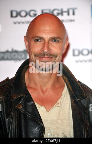 Membre du casting, l'acteur français Guy Amram assistait à la première de 'DogFight' réalisée par Antoine Elizabe au Gaumont Marignan à Paris, France, le 22 juin 2009. Photo de Giancarlo Gorassini/ABACAPRESS.COM Banque D'Images