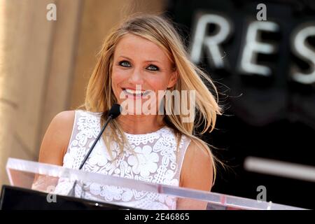 Cameron Diaz est honoré de la 2-3-86e étoile sur le Hollywood Walk of Fame devant le Egytpian Theatre, à Los Angeles, CA, Etats-Unis le 22 juin 2009. Cameron était soutenu par sa famille et ses amis, comme Tom Cruise, Katie Holmes et Lucy Liu. Photo de Lionel Hahn/ABACAPRESS.COM Banque D'Images