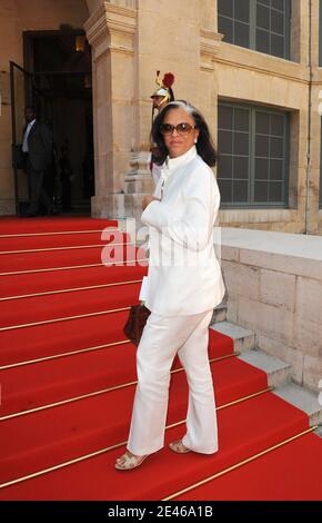 Betty Lagardere assiste à une cérémonie au cours de laquelle le cheikha Mozah Bint Nasser Al Misnad du Qatar est inauguré en tant que membre permanent de l'Académie des Beaux-Arts de l'Institut de France, à Paris, le 24 juin 2009, le dernier jour de sa visite d'État en France. Photo par Ammar Abd Rabbo/ABACAPRESS.COM Banque D'Images