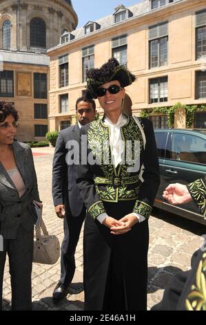 Le Qatar, Sheikha Mozah Bint Nasser Al Monnad, a été inauguré en tant que membre permanent de l'Académie des Beaux-Arts de l'Institut de France, à Paris, le 24 juin 2009, le dernier jour de sa visite d'État en France. Photo par Ammar Abd Rabbo/ABACAPRESS.COM Banque D'Images