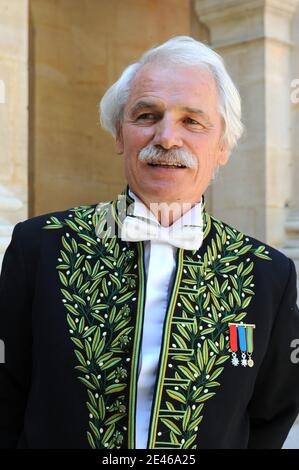 Yann Arthus-Bertrand assiste à une cérémonie au cours de laquelle le cheikha Mozah Bint Nasser Al Misnad du Qatar est inauguré en tant que membre permanent de l'Académie des Beaux-Arts de l'Institut de France, à Paris, le 24 juin 2009, le dernier jour de sa visite d'État en France. Photo par Ammar Abd Rabbo/ABACAPRESS.COM Banque D'Images