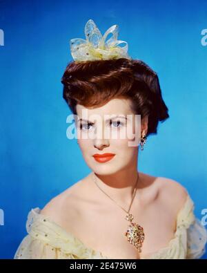 Maureen O'Hara, posant pour un portrait de personnage, vers 1950 / référence du dossier # 34082-232THA Banque D'Images