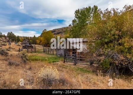 Le bâtiment du Riddle Brothers Ranch sur Steens Mountain est conservé comme un exemple précoce de peuplement dans l'est de l'Oregon, aux États-Unis Banque D'Images