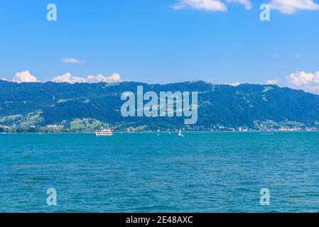 Vue sur le lac de Constance Bodensee, à partir de port dans l'île de Lindau. Allemagne Banque D'Images