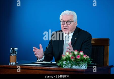 22 janvier 2021, Berlin: Dans sa deuxième "situation des citoyens" du Palais Bellevue, le Président fédéral Frank-Walter Steinmeier va une fois de plus échanger des vues par flux vidéo en direct avec les sept citoyens avec lesquels il a parlé pour la première fois en décembre 2020 au sujet de leur situation pendant la pandémie. Avec la "situation des citoyens", le Président fédéral veut entendre directement où ses interlocuteurs voient les défis et les problèmes de ce temps et connaître leurs vues sur les développements futurs dans le pays. En outre, il veut savoir quelles expériences les participants ont dans la vie quotidienne de Corona et W Banque D'Images