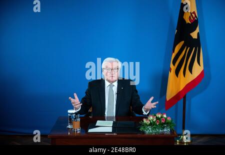 22 janvier 2021, Berlin: Dans sa deuxième "situation des citoyens" du Palais Bellevue, le Président fédéral Frank-Walter Steinmeier va une fois de plus échanger des vues par flux vidéo en direct avec les sept citoyens avec lesquels il a parlé pour la première fois en décembre 2020 au sujet de leur situation pendant la pandémie. Avec la "situation des citoyens", le Président fédéral veut entendre directement où ses interlocuteurs voient les défis et les problèmes de ce temps et connaître leurs vues sur les développements futurs dans le pays. En outre, il veut savoir quelles expériences les participants ont dans la vie quotidienne de Corona et W Banque D'Images