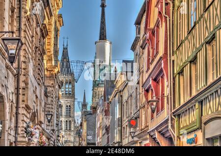 Rouen, France : rue du gros horloge, HDR image Banque D'Images