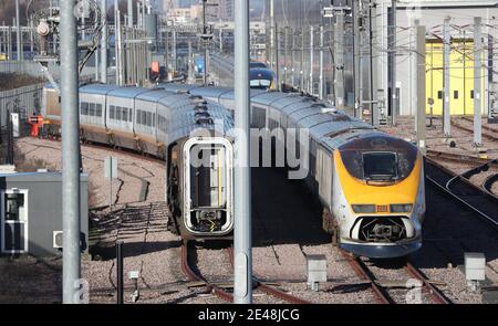 Eurostar s'entraîne au dépôt de maintenance du centre d'ingénierie Eurostar de Temple Mills, Londres. L'exploitant a été durement touché par la crise du coronavirus, avec une baisse de 95 % du nombre de passagers. Date de la photo: Vendredi 22 janvier 2021. Banque D'Images