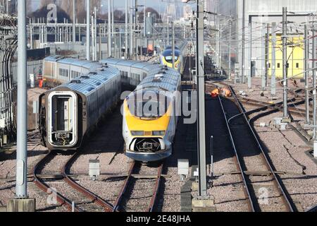 Eurostar s'entraîne au dépôt de maintenance du centre d'ingénierie Eurostar de Temple Mills, Londres. L'exploitant a été durement touché par la crise du coronavirus, avec une baisse de 95 % du nombre de passagers. Date de la photo: Vendredi 22 janvier 2021. Banque D'Images