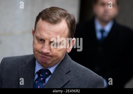 DCI Daniel Stoten fait une déclaration à l'extérieur de Old Bailey, à Londres, où Maurice Robinson, Eamonn Harrison, Ronan Hughes, Gheorghe Nica, Christopher Kennedy, Valentin Calota et Alexandru-Ovidiu Hanga sont condamnés pour leur part dans un complot de contrebande de personnes qui s'est terminé par le décès de 39 migrants. Date de la photo: Vendredi 22 janvier 2021. Banque D'Images