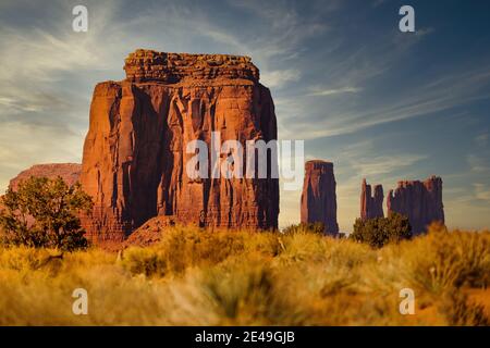 Magnifique coucher de soleil à Monument Valley, Utah - États-Unis Banque D'Images