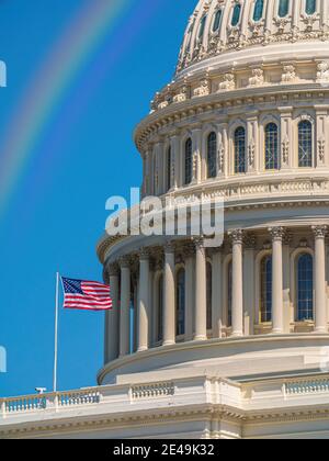 Vue de l'ouest du bâtiment du Capitole des États-Unis sous un arc-en-ciel, Washington - USA Banque D'Images