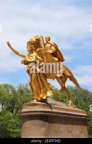 Monument Sherman par Augustus Saint-Gaudens, Grand Army Plaza, Central Park, New York Banque D'Images