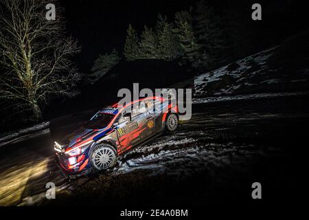 11 Thierry NEUVILLE (bel), Martijn WYDAEGHE (bel), HYUNDAI SHELL MOBIS WORLD RALLY TEAM, HYUNDAI I20 coupe WRC, WRC, action pendant le Championnat du monde de rallye WRC 2021, Monte Carlo Rally on 20 au 24 janvier 2021 à Monaco - photo Bastien Roux / DPPI / LM Banque D'Images