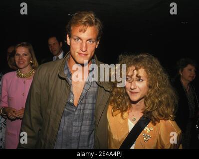 Woody Harrelson avec Carol Kane 1986 crédit: Ralph Dominguez/MediaPunch Banque D'Images