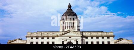 Vue à angle bas d'un bâtiment du gouvernement, capitole de l'État du Dakota du Sud, Pierre, Dakota du Sud, États-Unis Banque D'Images