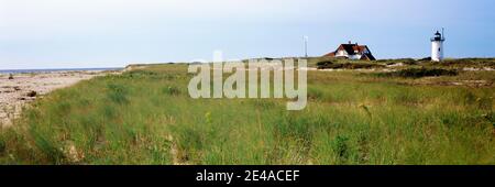 Phare sur la plage, Race point Light, Provincetown, Cape Cod, comté de Barnstable, Massachusetts, États-Unis Banque D'Images