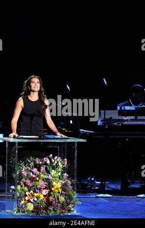 L'actrice Brooke Shields parle lors du service commémoratif de Michael Jackson au Staples Center de Los Angeles, CA, USA, le 7 juillet 2009. Photo de la piscine par Paul Buck/EPA/PA-ABACAPRESS.COM (en photo : Brooke Shields) Banque D'Images