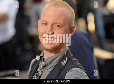 Isaac Slade, chanteur principal du groupe « The Fray », se produit le 13 juillet 2009 sur le concert « Today » de NBC au Rockfeller Center de New York City, NY, États-Unis. Photo de S.Vlasic/ABACAPRESS.COM (en photo : Isaac Slade, le Fray) Banque D'Images