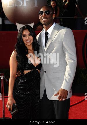 Kobe Bryant, joueur de la NBA, et sa femme Vanessa Bryant assistent aux 17e EPPY Awards annuels qui se tiennent au Nokia Theatre du centre-ville de Los Angeles, le 15 juillet 2009. Photo de Lionel Hahn/ABACAPRESS.COM (photo : Kobe Bryant, Vanessa Bryant) Banque D'Images